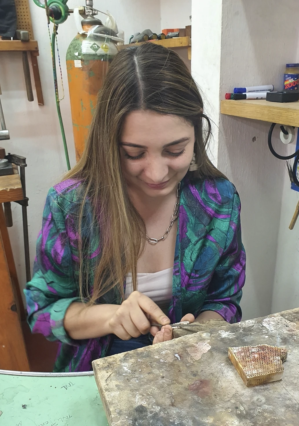 Liza Koekkoek, artista joyera y gemóloga